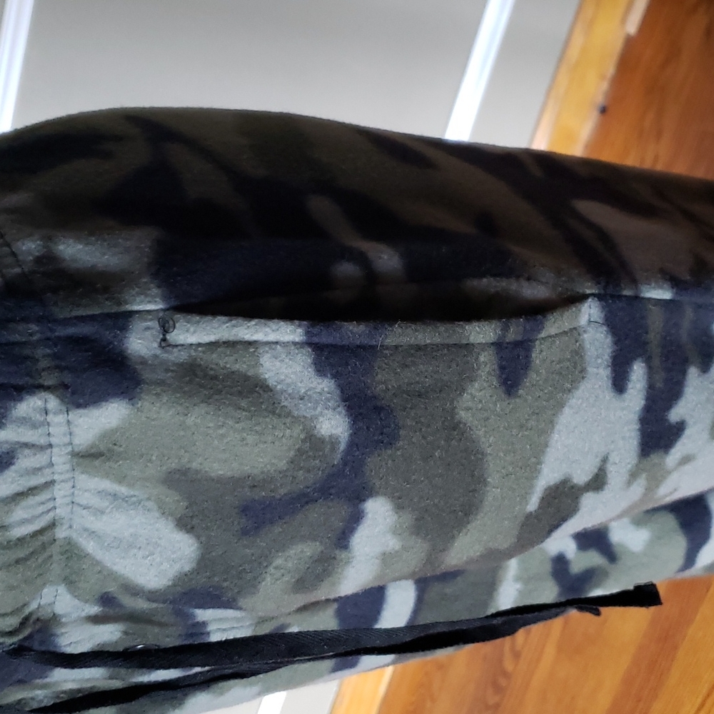 Fleece Camo Sweatpants - Picture 4 of 9